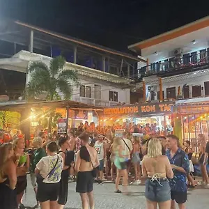  Hostal Revolution